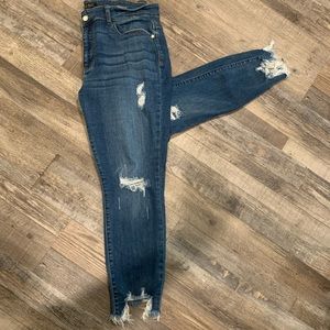 Judy Blue Cropped Fit Shark Bite Jeans